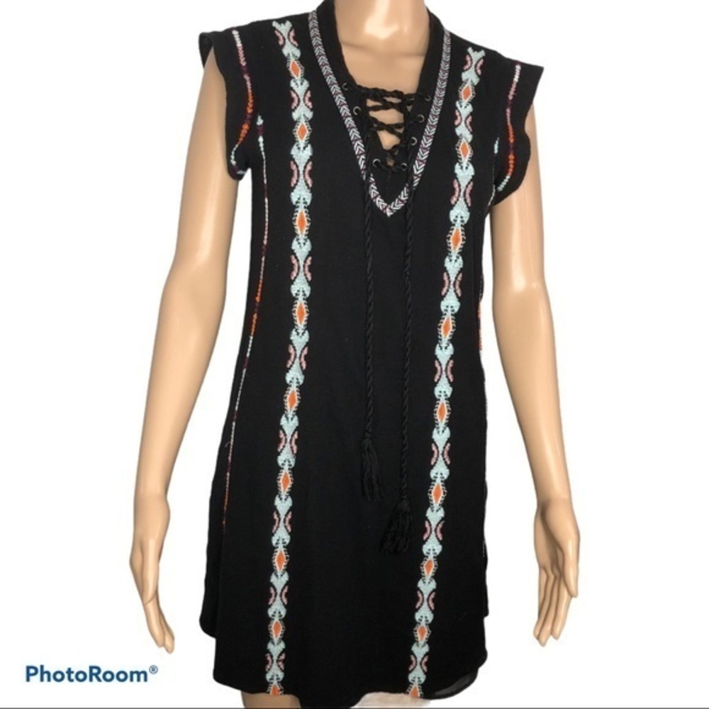 A black embroidered cotton dress Jessica Simpson